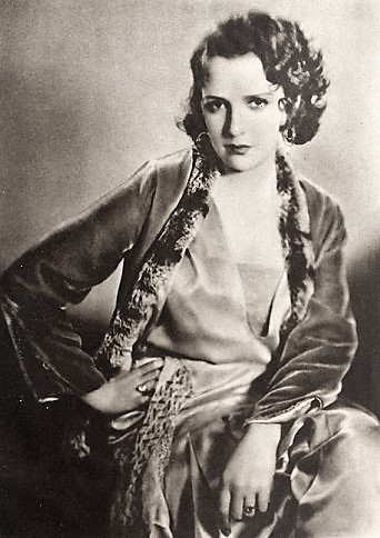 Biography of Bebe Daniels - Classic movie actress